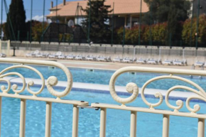 Appartement de charme climatisé avec piscine à la plage pour 4 personnes